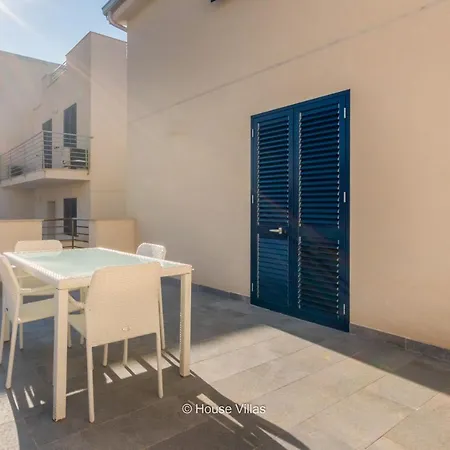 Narciso House *